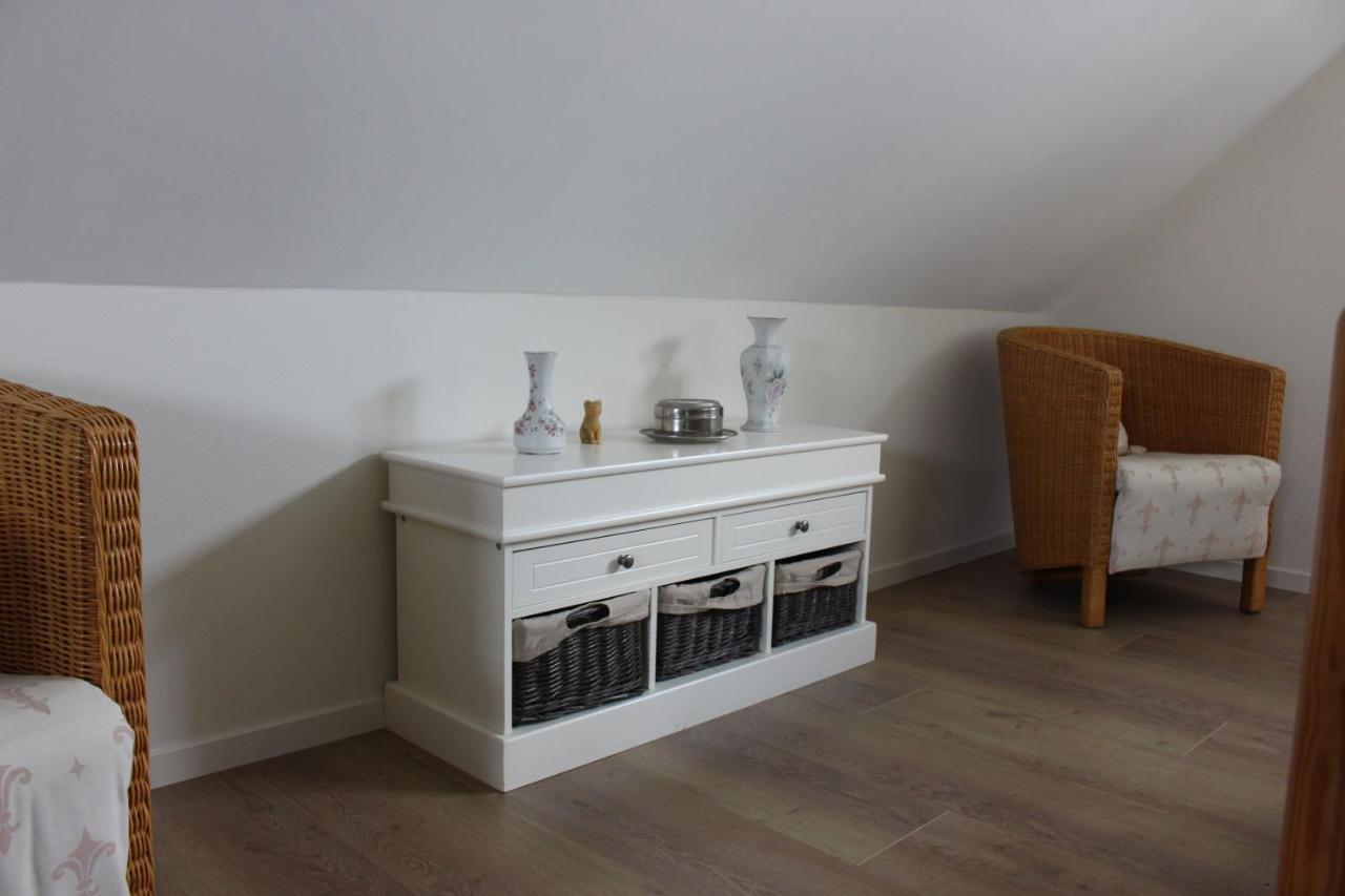 Logement De Garage Снек Екстериор снимка