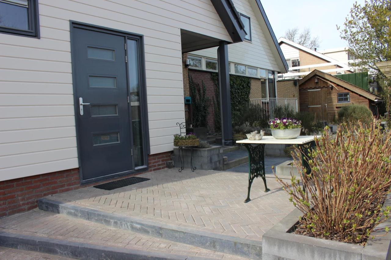 Logement De Garage Снек Екстериор снимка