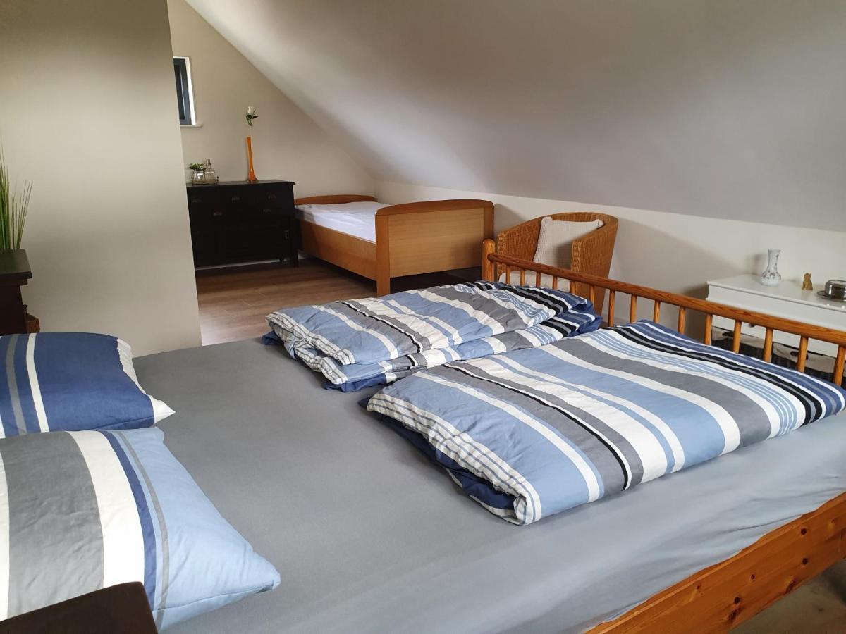 Logement De Garage Снек Екстериор снимка